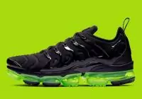 basket nike air vapormax plus pas cher black green